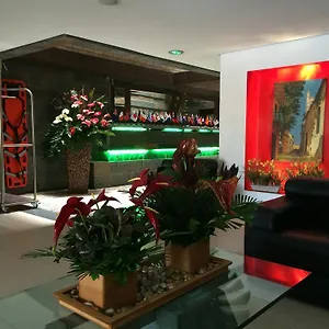 https://alameda-de-la-10.colombiamedellinhotels.com